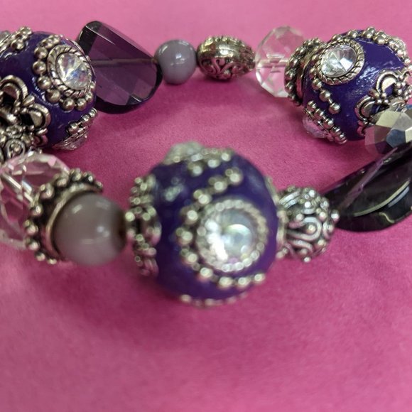 Ladies costume bracelet. - Picture 2 of 3